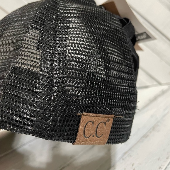 C.C ponytail cap hat crisscross leopard print - Picture 6 of 6